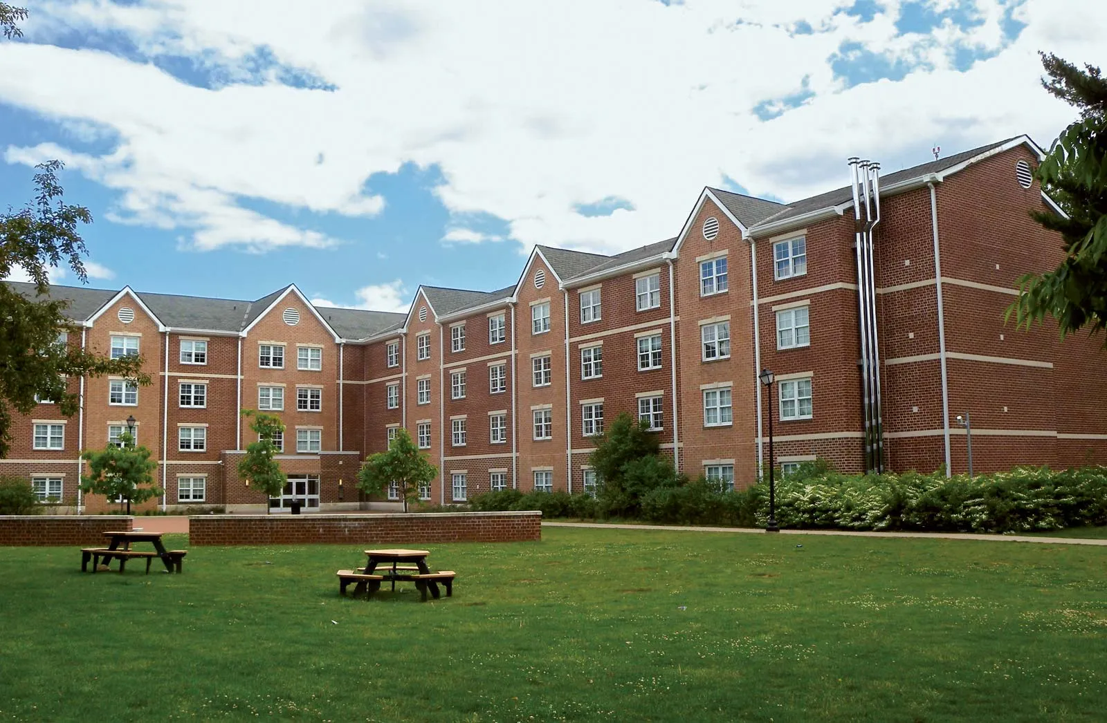 Dormitories-campus-Florham-Madison-Fairleigh-Dickinson-University-New (1)